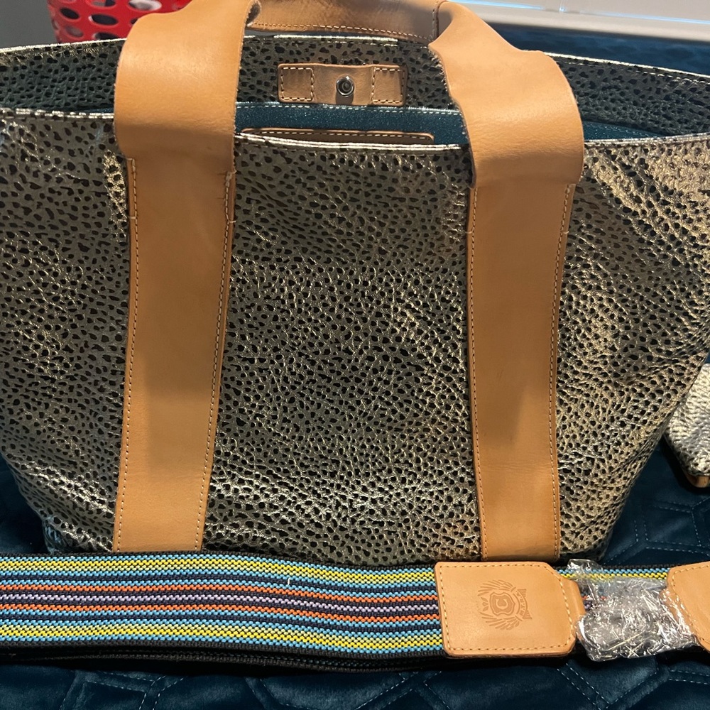 Like new Consuela Tommy Carryall & matching Slim Wallet